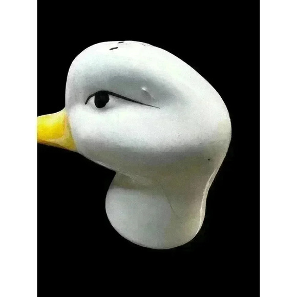 Vintage White Ceramic Cute, Quirky Duck Head Salt And Pepper Shakers - Picture 7 of 13